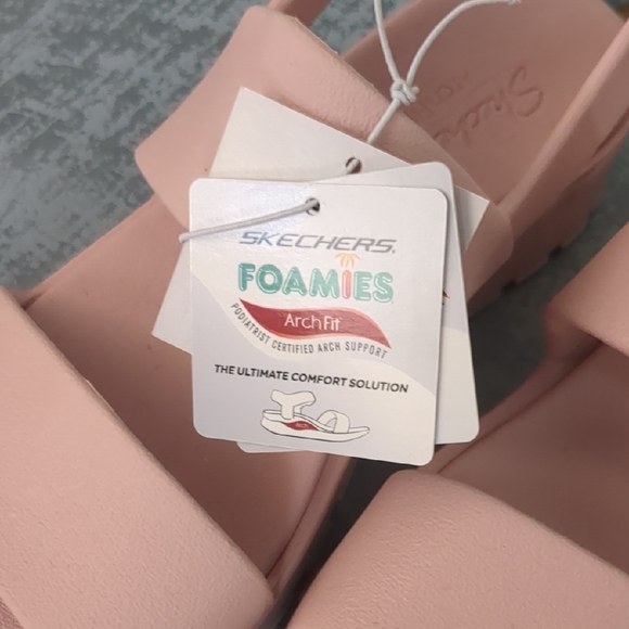 Skechers New Women's Archfit Pink Foamies Sandals - Picture 3 of 7